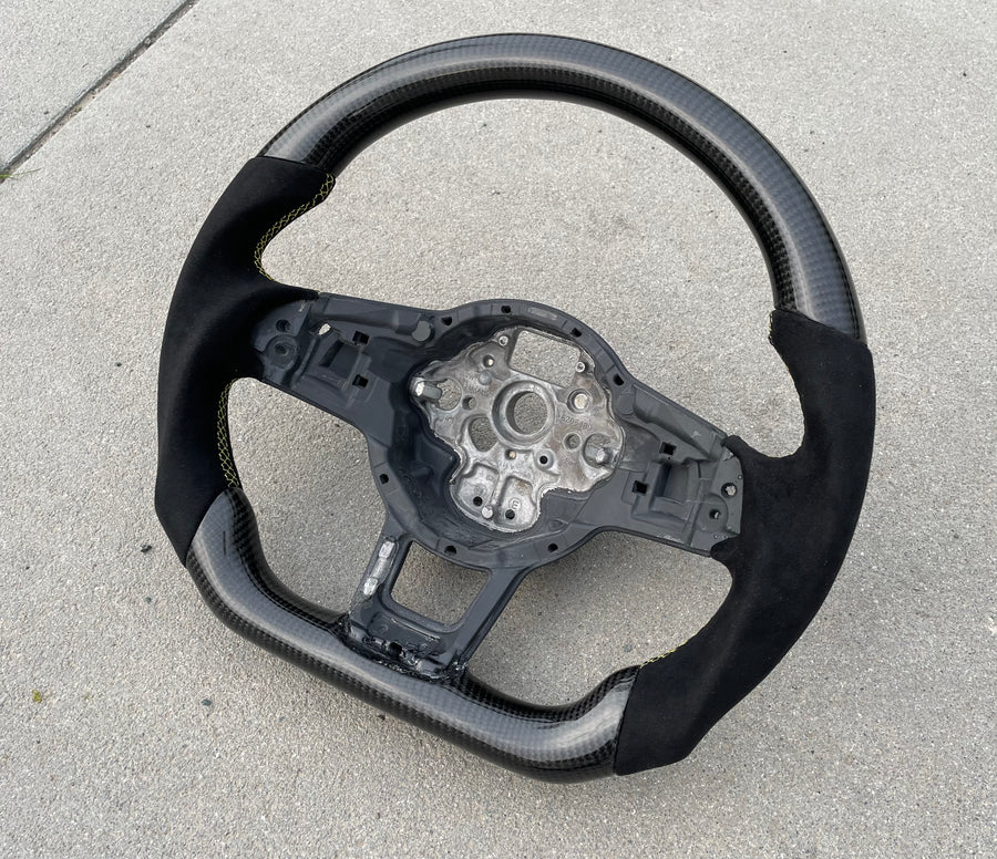 Volant carbone Alcantara Vw Golf 7 Polo Scirocco