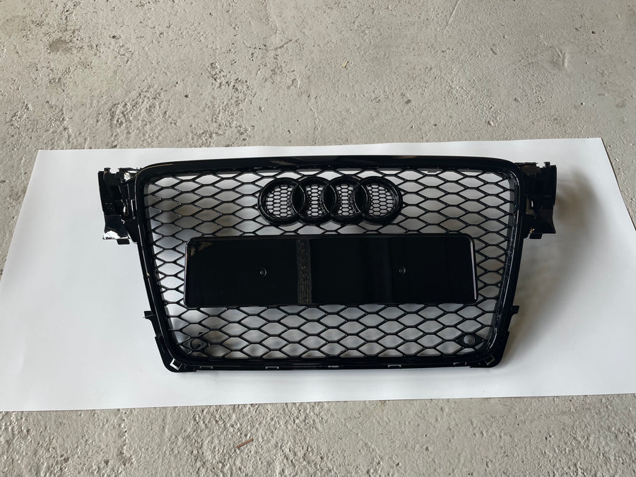 Calandre look RS4 avec logo Audi noir brillant A4 S4 B8 07-12